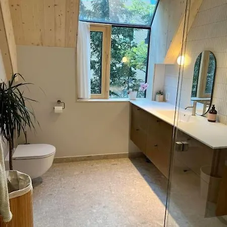Apartment New, Unique, Sauna, Massage Bath, Balcony, Quiet *